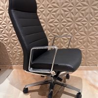 Стилен Директорски Стол, снимка 1 - Столове за офис - 45324410