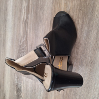 Чисто нови черни сандали на ток, снимка 11 - Сандали - 45019136