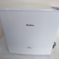 Мини фризер тип Минибар Марка: AMICA / обем 33 литра  механичен термостат с 6 степени антибактериалн, снимка 1 - Фризери - 45775807