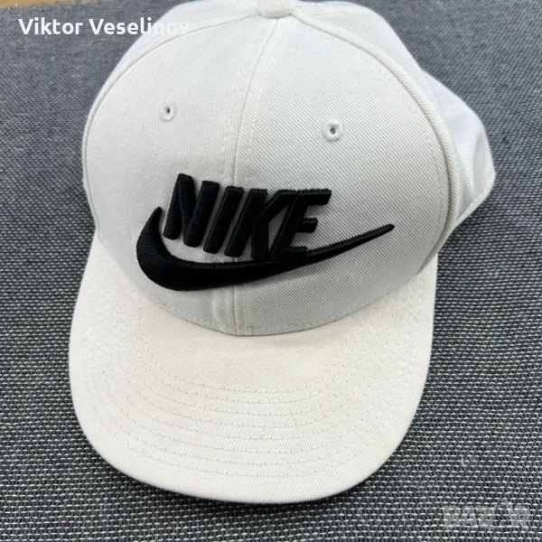 Nike Ретро Шапка С козирка Бяла Swoosh Snapback, снимка 1