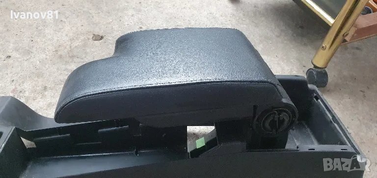 Подлакътник за бмв е46 всички модели ДЕСЕН ВОЛАН bmw e46 Armrest RHD 8213679, снимка 1