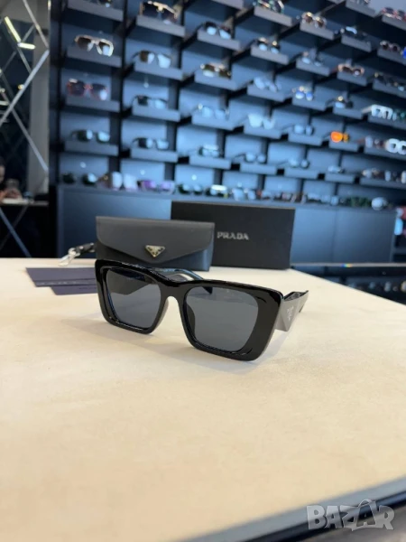 очила с черен обикновен калъф prada , снимка 1