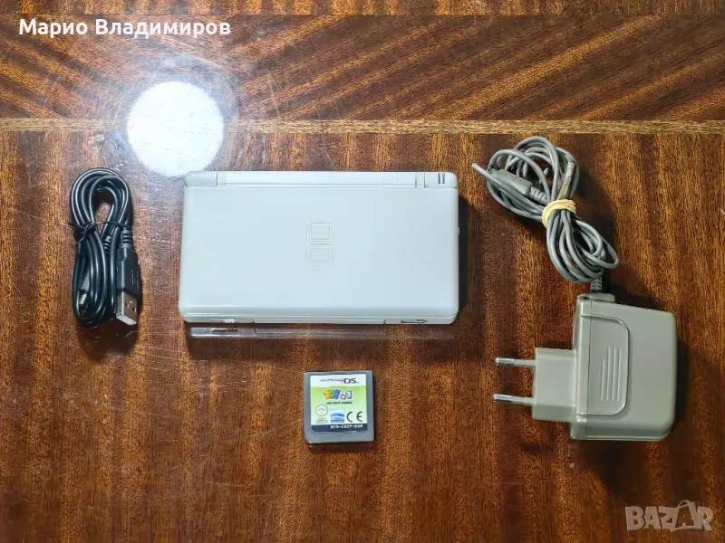 Nintendo ds lite бял + игра , снимка 1