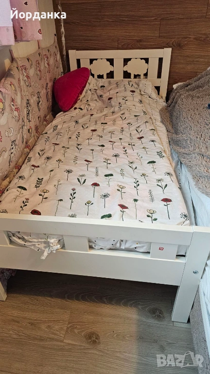 Продавам детско легло IKEA с матрак и подматрачна рамка. Запазено, снимка 1