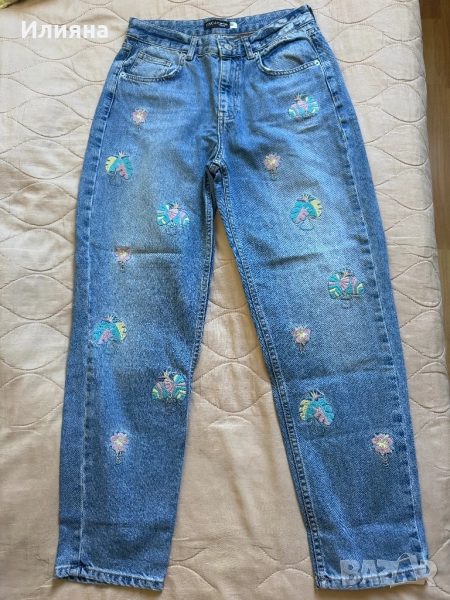 Дамски дънки с бродерия, снимка 1