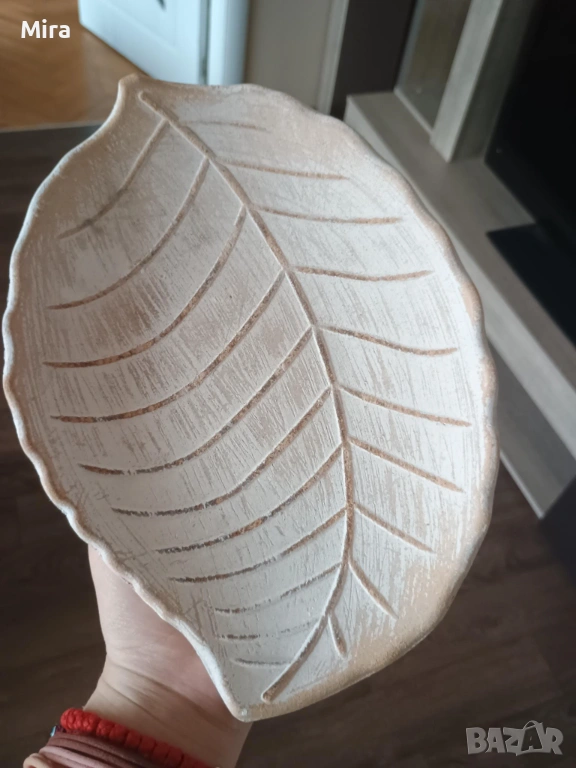Декор чиния с формата на листо, снимка 1