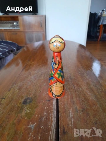 Стара дървена кукла,Хохлома