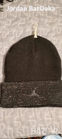 Зимна шапка JORDAN , снимка 3 - Шапки - 53461636