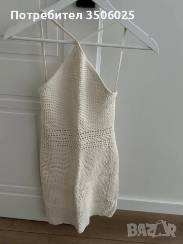 Продавам къса дантелена рокля с гол гръб, снимка 2 - Рокли - 51799549