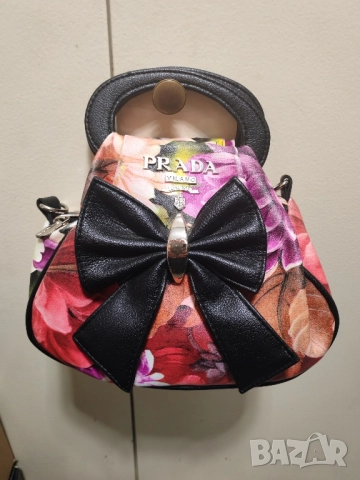 Дамска чантичка PRADA. , снимка 10 - Чанти - 51956407