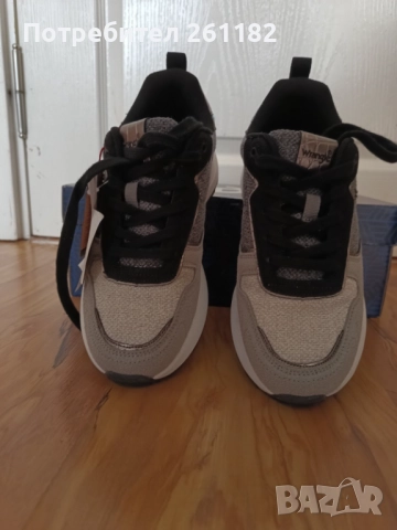 Нови маратонки Guess , снимка 8 - Маратонки - 52378611