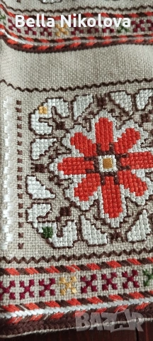 Ръчно бродирана покривка, снимка 3 - Покривки за маси - 53971468
