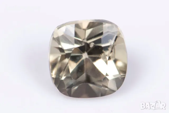 Диаспор 0.68ct VS cushion шлифовка, снимка 1 - Други - 47043322