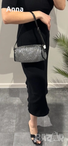 Новата чанта на Zara е цялата покрита с камъни 👛💎🌹, снимка 2 - Чанти - 53912127