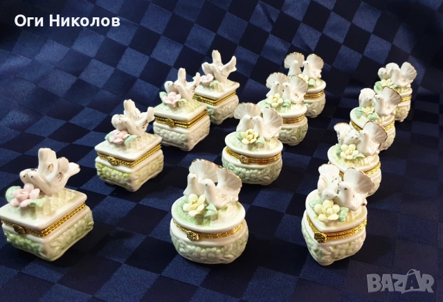 Комплект малки порцеланови кутийки за бижута - 12 броя 