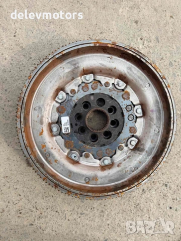 05L105266K демпферен маховик от Vw Passat 8 2.0 TDI, двигател DTT, 150 кс., 2024 г