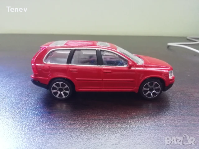Bburago Volvo XC90 Метална нова количка колекционерска 1/43 , снимка 3 - Колекции - 51306445