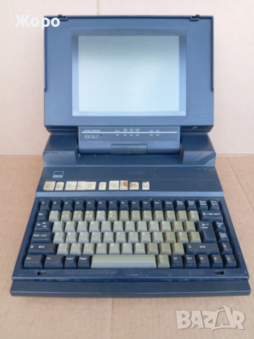 JAPAN старинен лаптоп компютър от древноста