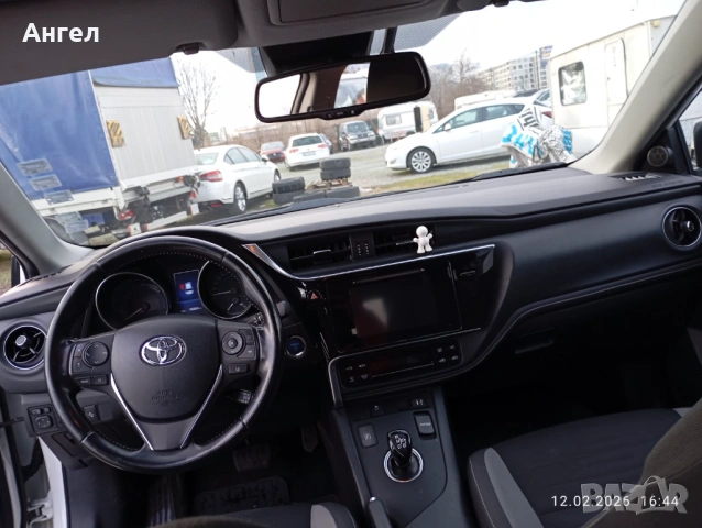 Toiota Auris, снимка 11 - Автомобили и джипове - 53483400