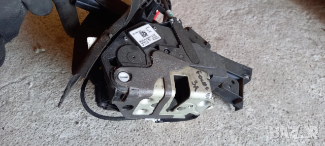 Задна лява брава Ford Focus III