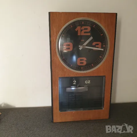 Стенен часовник "Predom Metron"