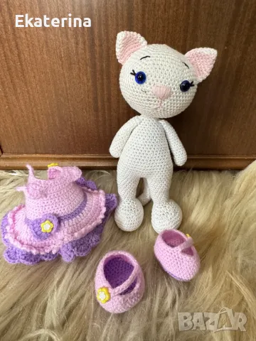 Ръчно плетена играчка коте, снимка 2 - Плюшени играчки - 50335340