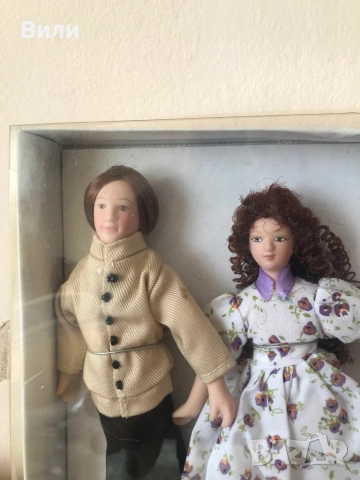 Порцеланови кукли семейство за куклена къща, снимка 2 - Кукли - 53333836