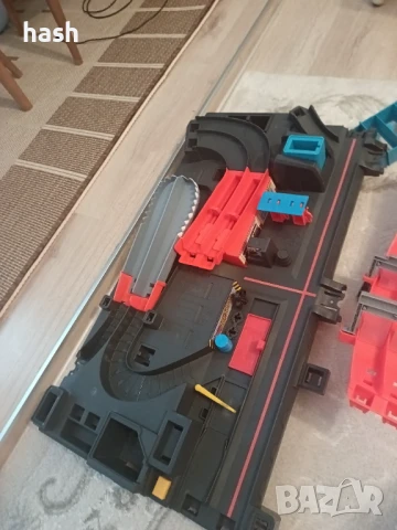 Hot Wheels City Ultimate Garage с Shark Attack, снимка 10 - Конструктори - 45031135