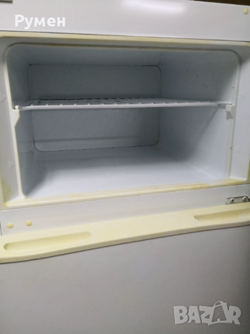 Хладилник Crown с Горна камера, снимка 3 - Хладилници - 51457463