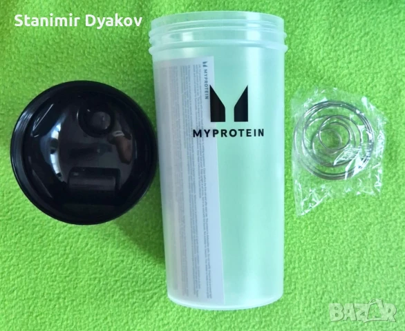 Myprotein Пластмасов шейкър + Спортна бутилка за вода- прозрачен/черен , снимка 5 - Фитнес уреди - 50589972