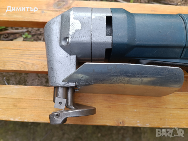 Bosch GSC 16 електрическа ножица за ламарина 1.6 мм, снимка 2 - Други инструменти - 45041005