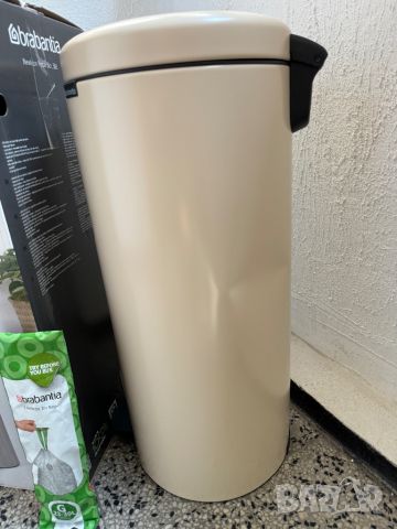 Кош за Отпадъци/Боклук/Смет с Педал и Плавно Затваряне, Brabantia NewIcon, 30L, Soft Beige, Бежов!, снимка 5 - Други стоки за дома - 46723766