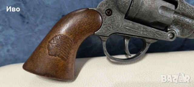 Винтидж италианска реплика на револвер Edison Giocattoli - модел Apache, снимка 4 - Други ценни предмети - 53231121