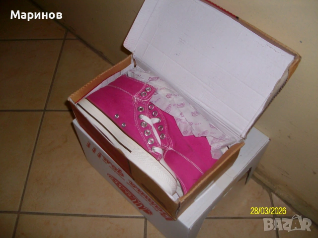 Продавам нови маркови кецове  