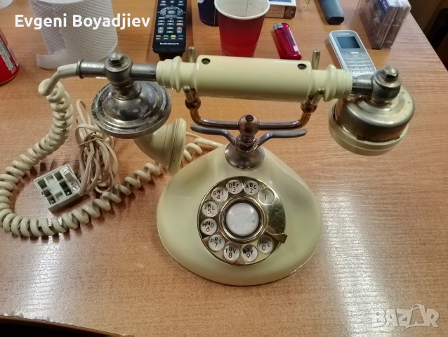 Ретро телефон с шайба 