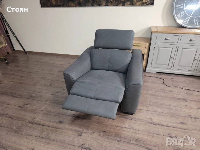 Тъмно сив фотьойл от плат с електрически релаксиращ механизъм, снимка 7 - Дивани и мека мебел - 53700466
