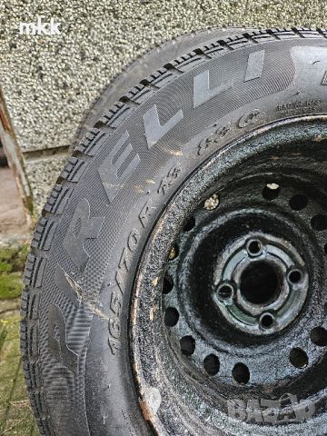 Зимни гуми Pirelli Winter с джанти 13 цола 165/70 R13  4х100, снимка 2 - Гуми и джанти - 45946543