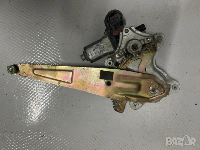 Лява задна ел машинка за Toyota Rav4 2000-2005 година