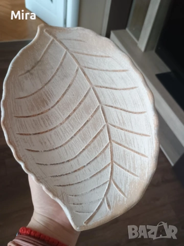 Декор чиния с формата на листо