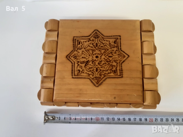 Стара дървена интересна кутия за бижута