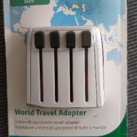 Универсален адаптер за пътуване. Travel Adapter 150 държави., снимка 2 - Друга електроника - 44976546