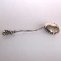 Старинна сребърна лъжица с релефна роза, снимка 9 - Прибори за хранене, готвене и сервиране - 44952190