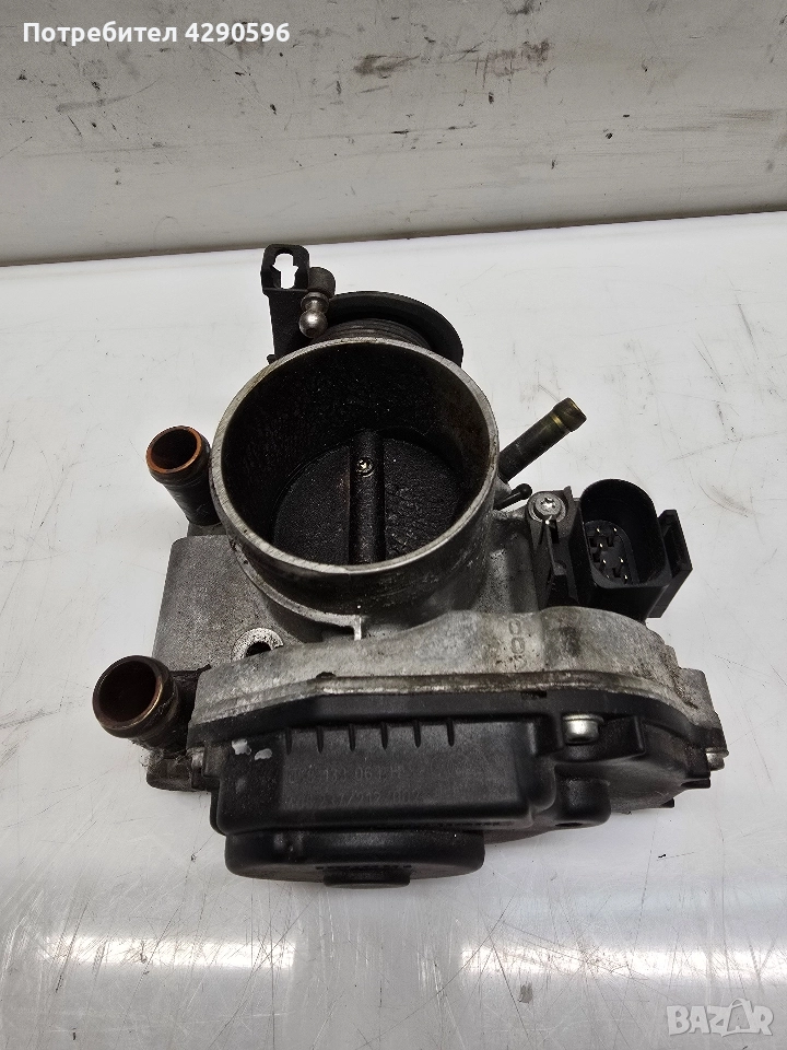 Дроселова клапа 058133063H , снимка 1