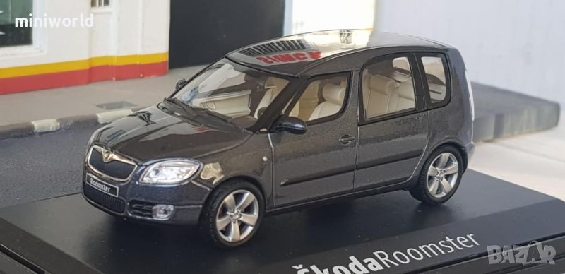 Skoda Roomster 2006 - мащаб 1:43 на Abrex моделът е нов в PVC дисплей-кейс, снимка 1