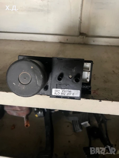 Вакуум помпа централно заключване Ауди А4 Б5 96г , снимка 1