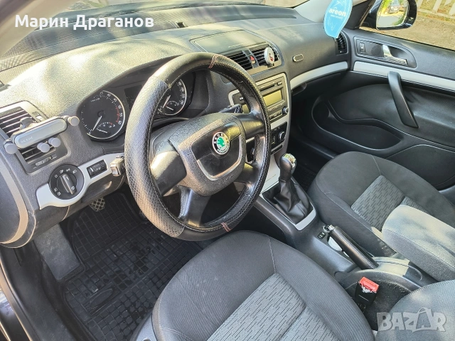 Шкода Октавия 1.6 TDI 105HP 2011, снимка 11 - Автомобили и джипове - 54179473