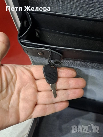 Твърд дипломатически куфар DIPLOMAT с шифър и ключ , снимка 9 - Куфари - 53101433
