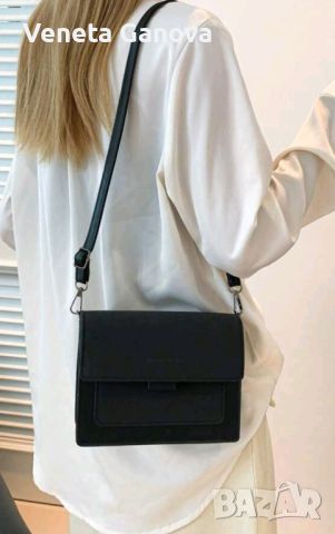 Черна чантичка през рамо с две прегради , снимка 6 - Чанти - 45544039
