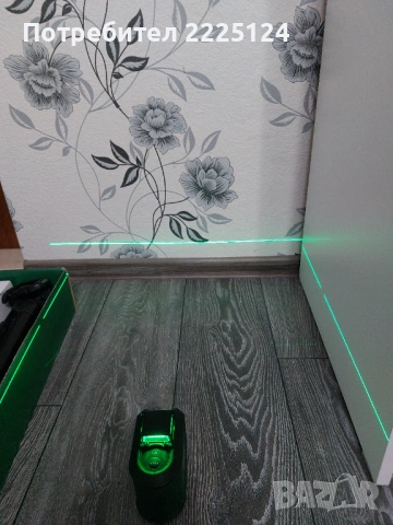 Продавам лазерен нивелир BOSCH Universal Level 360 Set, снимка 4 - Измервателни инструменти - 53125096