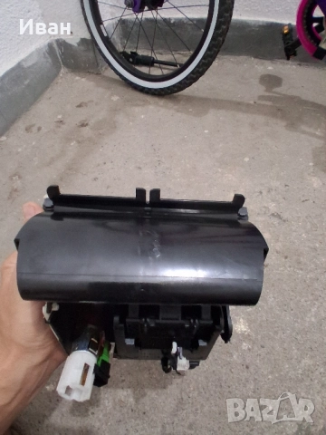 Пепелник със запалка от VW Golf 5 2008г., снимка 6 - Аксесоари и консумативи - 51585992